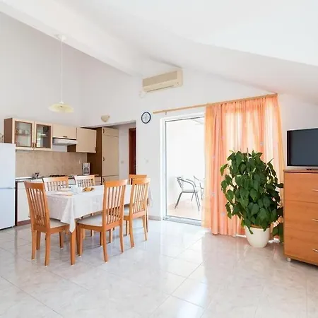 Apartment Orange